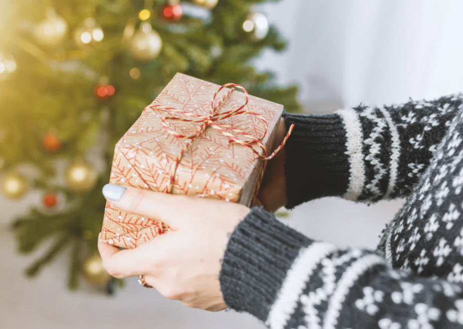 Secret Santa and White Elephant Gifts - SubscriptionBoxExpert
