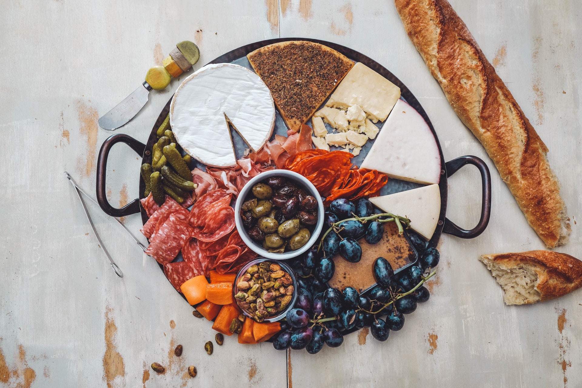 9 Best Charcuterie Board Subscriptions For Your Next Party